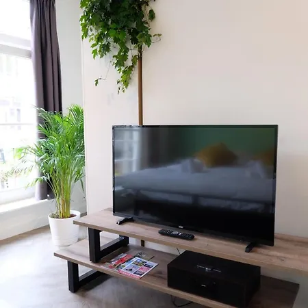 아파트 Beautiful 60m2 One-bedroom With Terrace - Wa7a