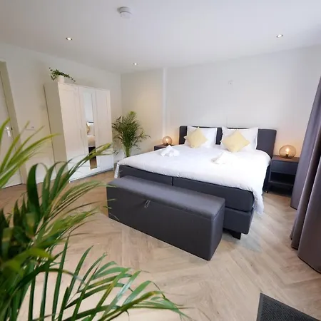 아파트 Beautiful 60m2 One-bedroom With Terrace - Wa7a *