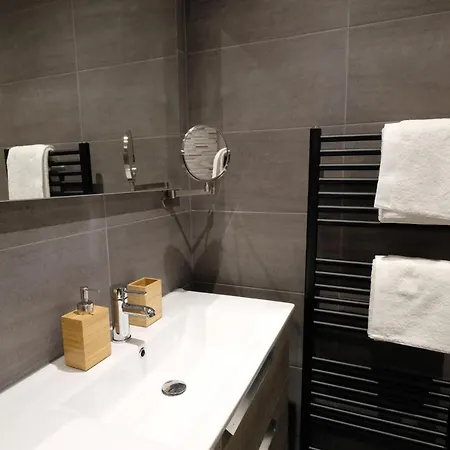 Beautiful 60m2 One-bedroom With Terrace - Wa7a Daire Tiel