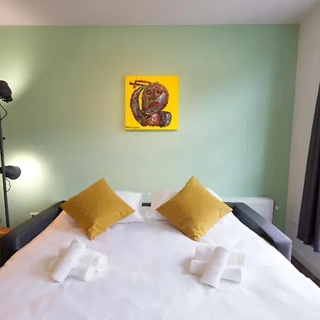 Beautiful 60m2 One-bedroom With Terrace - Wa7a Apartman *