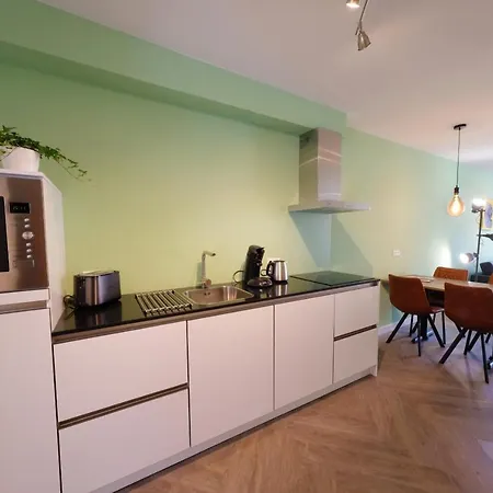 Apartman Beautiful 60m2 One-bedroom With Terrace - Wa7a